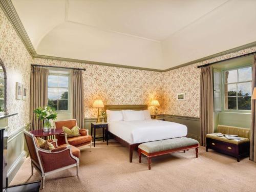 Кровать или кровати в номере Carton House A Fairmont Managed hotel