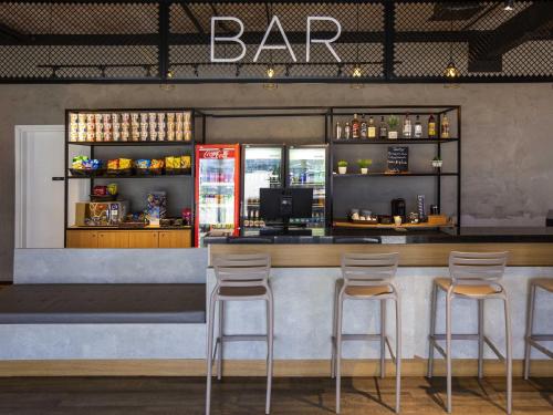 Lounge nebo bar v ubytování ibis Cuiaba Shopping
