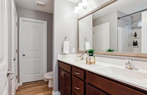 Koupelna v ubytování Beautiful Newly Decorated Home in Savannah/Pooler