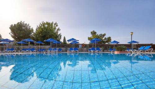 Bazén v ubytování Jasmine Suites "By Checkin" nebo v jeho okolí