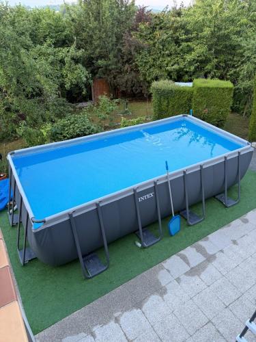 Piscina a Peaceful apartment o a prop