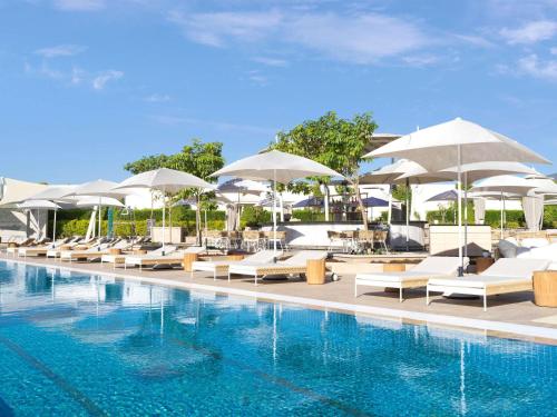 Бассейн в Sofitel Dubai The Obelisk или поблизости