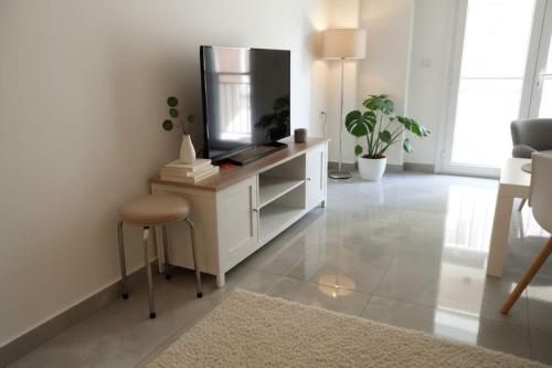 Your Cozy Corner in Central Kypseli