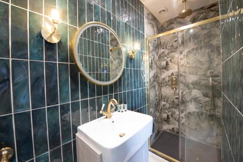 Koupelna v ubytování Modern Chandos Flat by Prescott Apartments