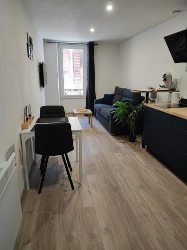 Χώρος καθιστικού στο Studio à 150m du village