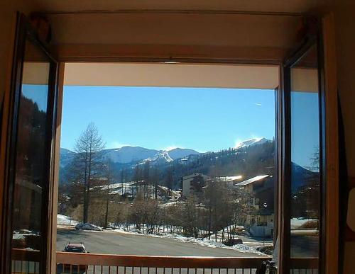 Confortable appartement, panorama sud, vue montagne