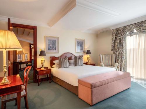 Katil atau katil-katil dalam bilik di Mövenpick Hotel Windhoek