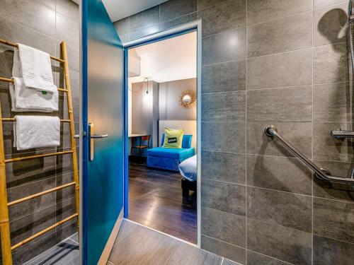 Ванная комната в Greet Hotel Bordeaux Floirac Arena