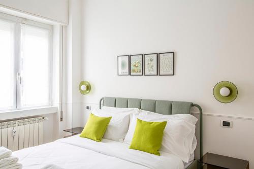 Postel nebo postele na pokoji v ubytování Lago - 8 posti con sauna palestra e garage