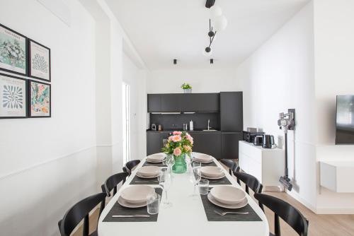 Kuchyň nebo kuchyňský kout v ubytování Lago - 8 posti con sauna palestra e garage