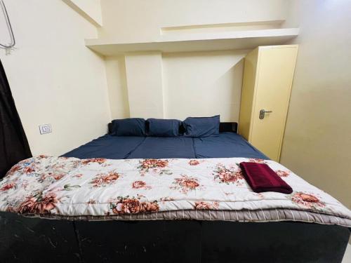 Flat in Hyderabadにあるベッド