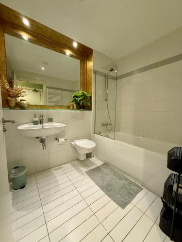 Ванная комната в Heart of Manchester 1 bed flat