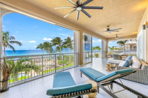 ジョージ・タウンにあるBeachcomber 10の海の見えるリビングルーム