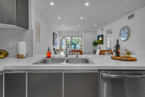 a kitchen with a sink and a counter top at Amazing, Spacious Unit, Heart LA in Los Angeles