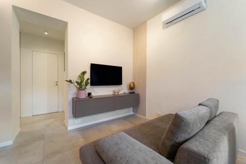 Central Design Apartment - 10 min to Duomo