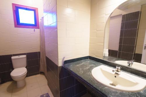 Ένα μπάνιο στο Geisum beach hotel