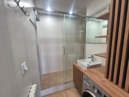 Appartement rénové avec balcon, au pied des pistes à Tignes