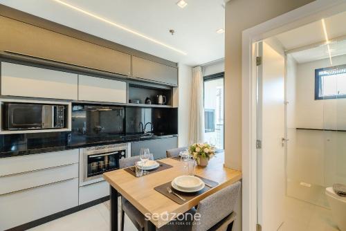 Kuchyň nebo kuchyňský kout v ubytování MHFs - Apts Variados em Prédio com Vista para o Mar em Itapema
