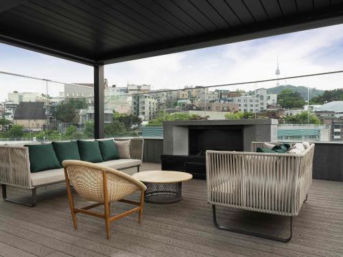 Балкон или терраса в The Ambassador Seoul - A Pullman Hotel