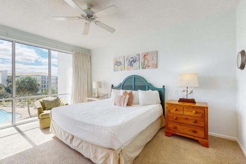 Ένα ή περισσότερα κρεβάτια σε δωμάτιο στο High Pointe 3334