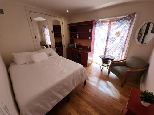 Gallery image of Hollywood Hills Hideout Apartment! in Los Angeles