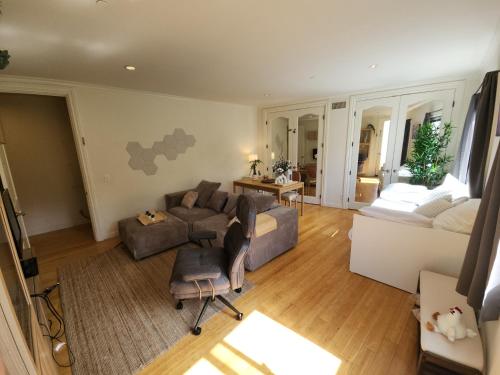 Gallery image of Hollywood Hills Hideout Apartment! in Los Angeles
