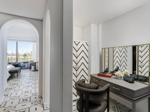 Кровать или кровати в номере Fairmont La Marina Rabat Sale Hotel