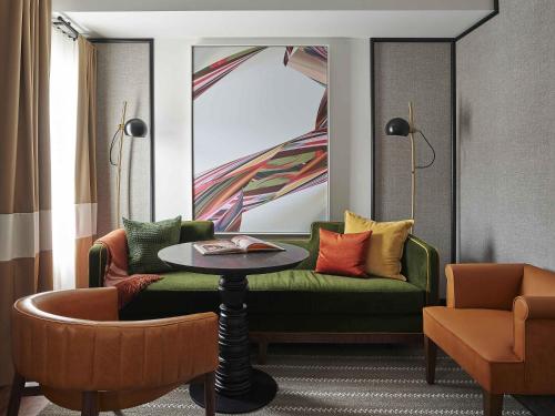 Гостиная зона в 21c Museum Hotel St Louis