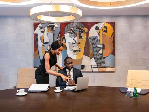 Clientes alojados en Movenpick Hotel Abidjan-Accor Group