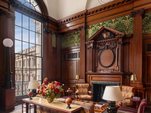 Гостиная зона в Raffles London at The OWO