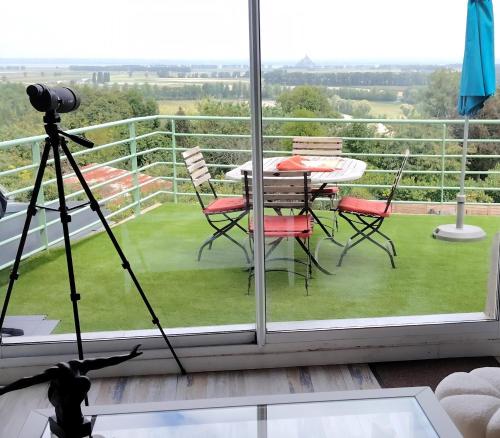 Terrasse du Mont St Michel, vue imprenable, appart cosy proche Mont St Michel