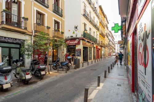 Central and bright - 2Bedrooms 2Bathrooms-Malasaña