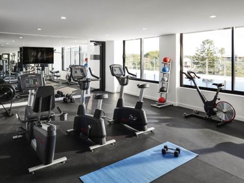 Fitness centrum a/nebo fitness zařízení v ubytování The Johnson Brisbane - Art Series
