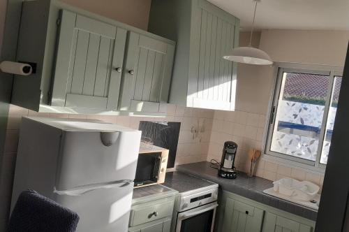 Η κουζίνα ή μικρή κουζίνα στο Albizias I