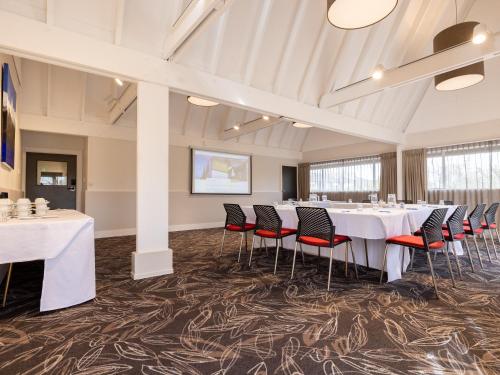 Бизнес-центр и/или конференц-зал в Auckland Rose Park Hotel