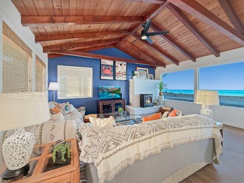 Μια τηλεόραση ή/και κέντρο ψυχαγωγίας στο Sq Seaside Cottage