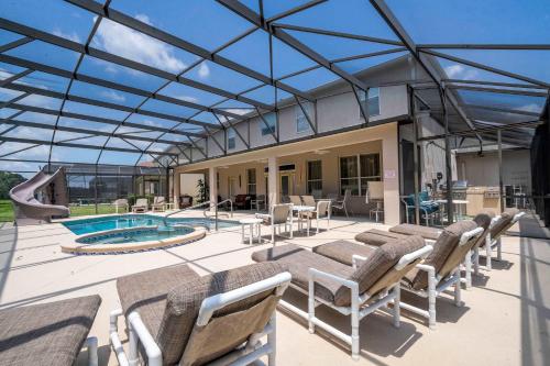 Waterslide 6 bed Lux Villa Emerald Island photo 7