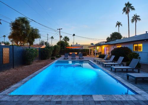 Πισίνα στο ή κοντά στο Disco in the Desert - Walk to Old Town Scottsdale