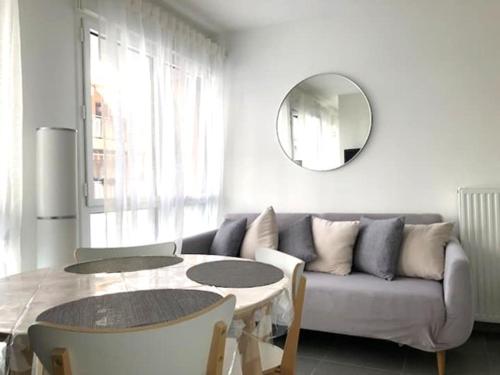 Modern Cozy Studio with AC near Port, Vieux Nice & Transport