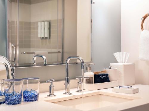 Koupelna v ubytování Cliff House Maine