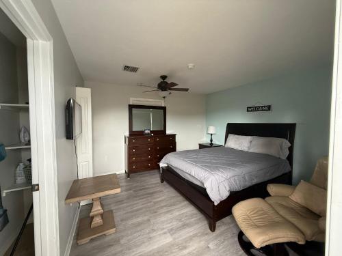 Ένα ή περισσότερα κρεβάτια σε δωμάτιο στο Bay view suites