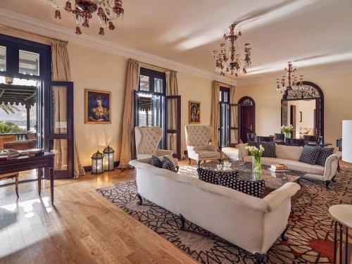 Гостиная зона в Sofitel Legend Old Cataract