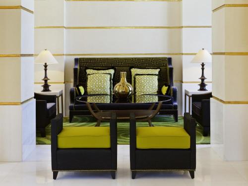 Гостиная зона в Sofitel Legend Old Cataract