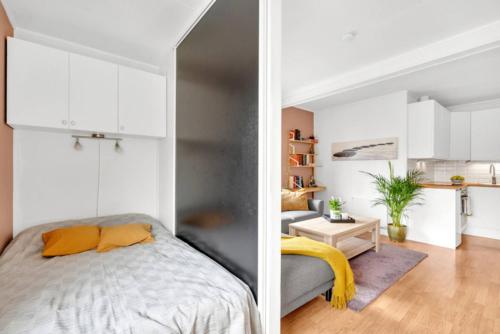 Postel nebo postele na pokoji v ubytování Central and modern studio - close to everything