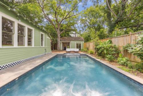 Bazén v ubytování Pecan Pool House nebo v jeho okolí