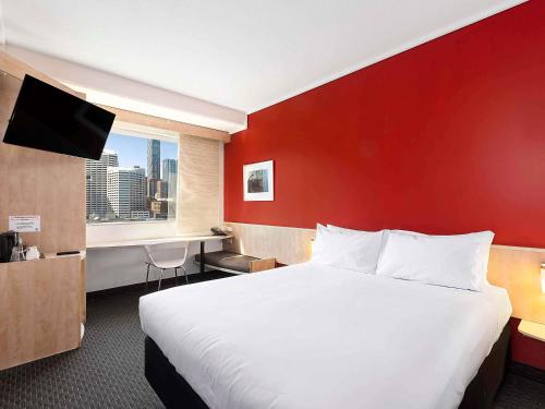 Katil atau katil-katil dalam bilik di ibis Sydney Darling Harbour