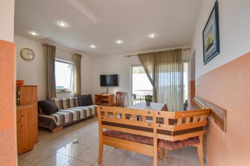 Apartments with parking space Banjol, Rab - 14134