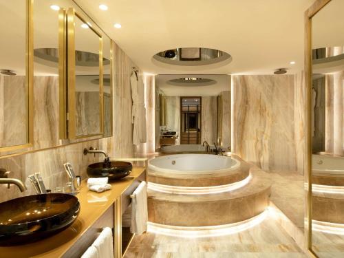Ванная комната в Sofitel Athens Airport