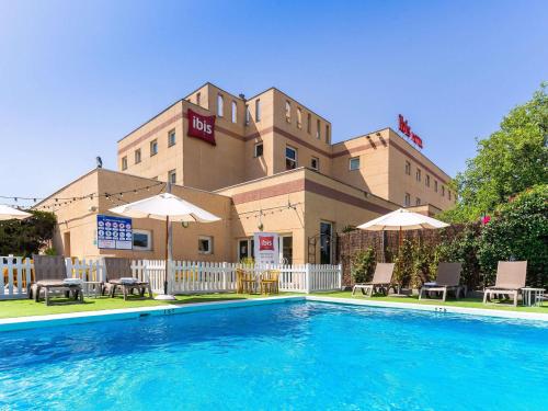 Bazén v ubytování Ibis Jerez De La Frontera Cadiz nebo v jeho okolí