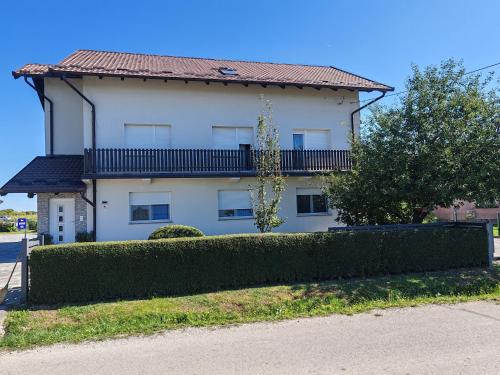 Apartments with a parking space Vrbovec, Prigorje - 22922